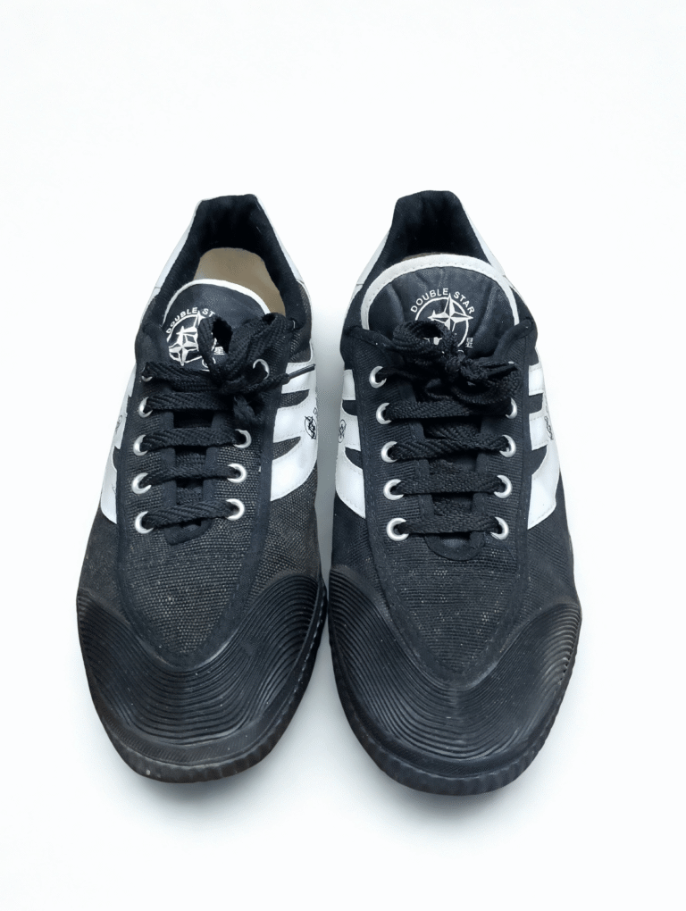 black & white sport sneakers – durable, cushioned & everyday ready