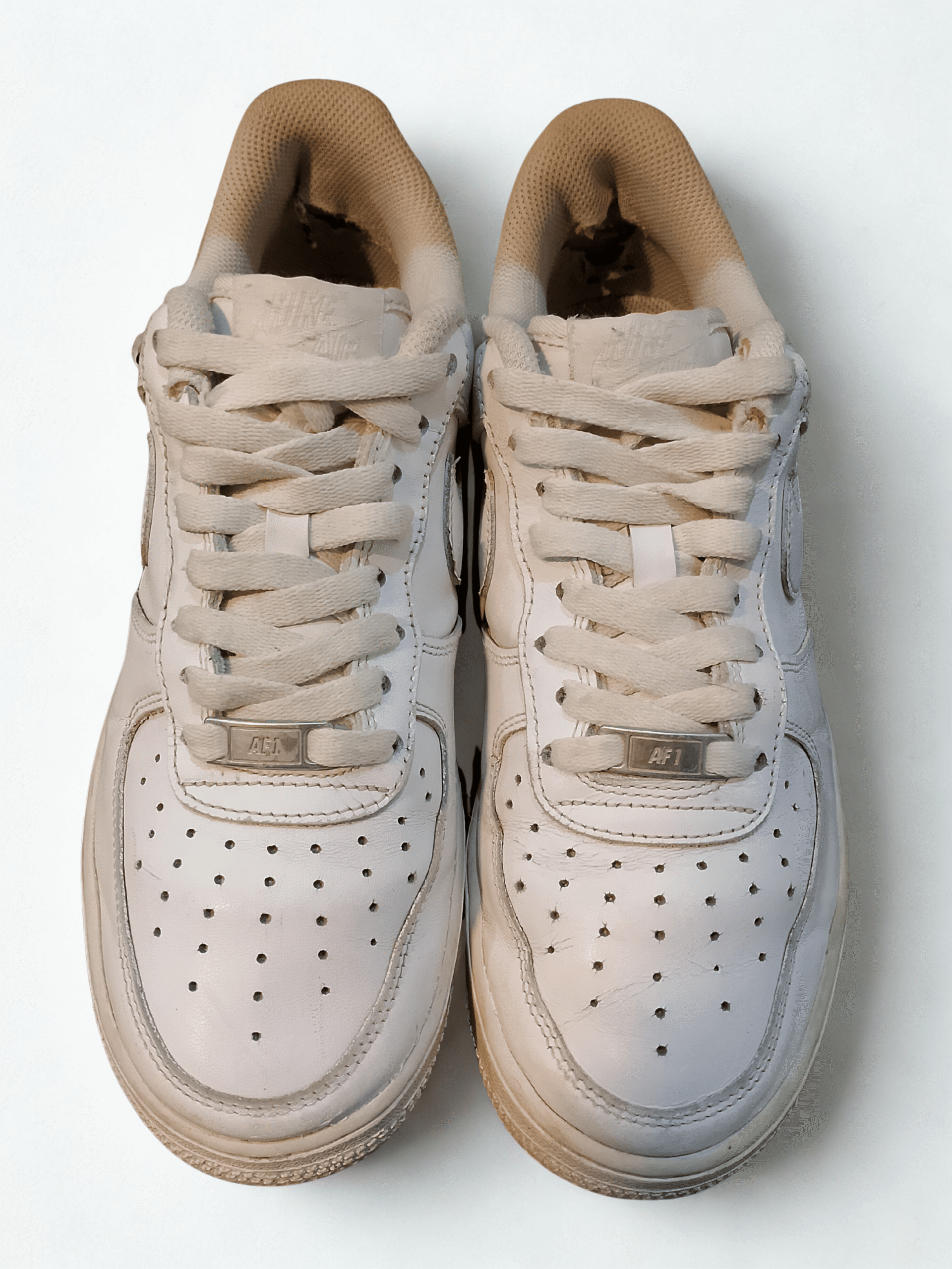 nike air force 1 low – white leather sneakers